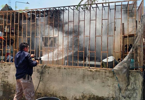 ¡SE INCENDIÓ VIVIENDA EN LAGOS DE PUENTE MORENO!