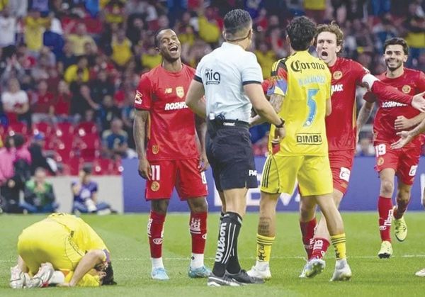 ¡PIDE FMF A TOLUCA INVESTIGAR RACISMO CONTRA HELINHO!