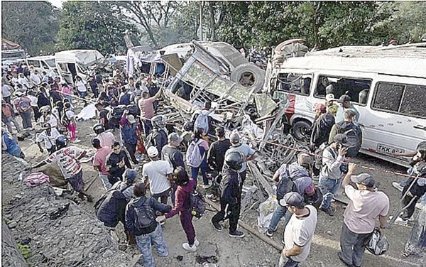 ¡SUMAN 20 FALLECIDOS POR ATENTADO CON BOMBA EN COLOMBIA! - A POCO MÁS DE UN MES DE LAS ELECCIONES PRESIDENCIALES