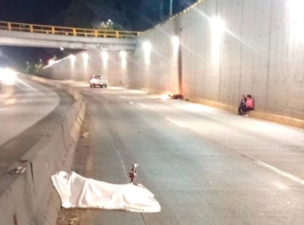 ¡TRES MOTOCICLISTAS MUERTOS! - JOVEN DE 17 AÑOS PIERDE LA VIDA DESPUÉS DE CHOCAR CONTRA UNA CAMIONETA LOBO