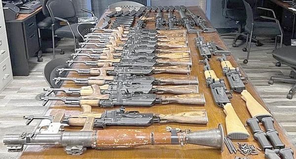 ¡ASEGURAN LANZAGRANADAS Y MÁS DE 30 ARMAS!