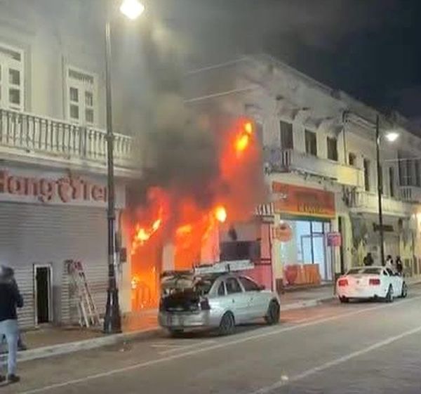 ¡ARDE ZAPATERÍA EN EL CENTRO HISTÓRICO!