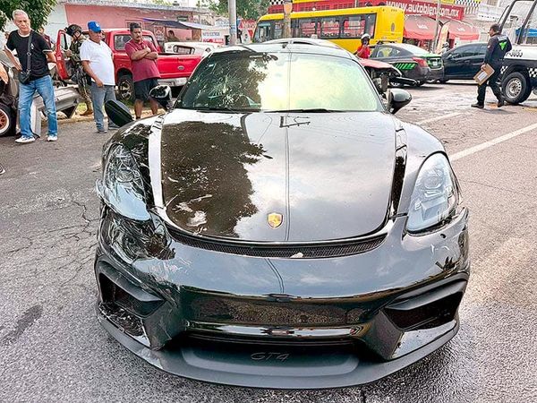 ¡PORSCHE PROVOCA CARAMBOLAZO!