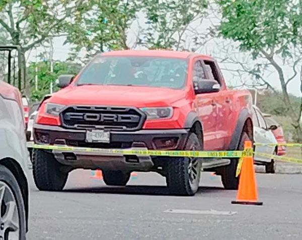 ¡DOS HERIDOS EN ATAQUE ARMADO CONTRA CAMIONETA!