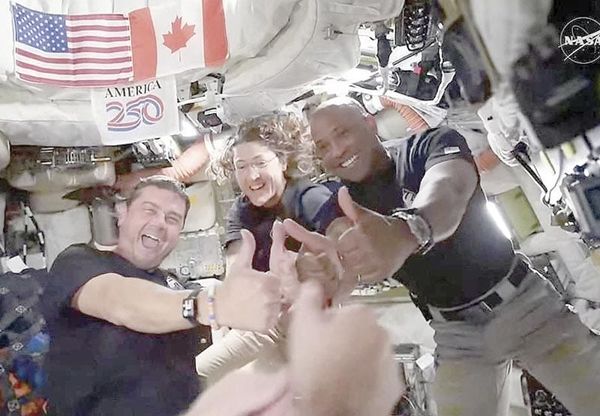 ¡LOS ASTRONAUTAS DE ARTEMIS II REGRESAN A CASA! - TRAS UN HISTÓRICO VIAJE ALREDEDOR DE LA LUNA