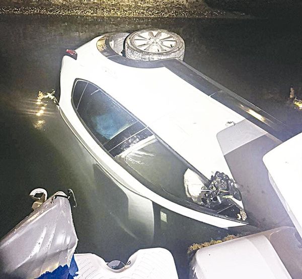 EL PILOTO AQUAMAN - ¡IBA CASI A 180 KM!