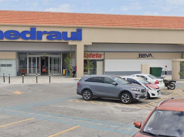 ¡MALANDROS LE ROBAN 40 MIL PESOS AFUERA DE PLAZA CRISTAL!
