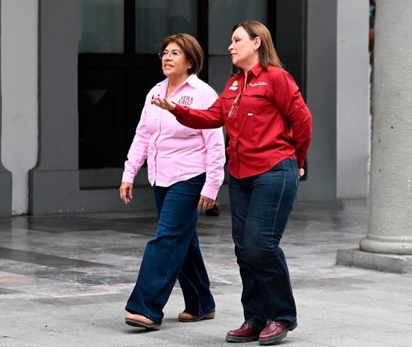 ¡NAHLE VINO CON ROSA! - AL PALACIO MUNICIPAL