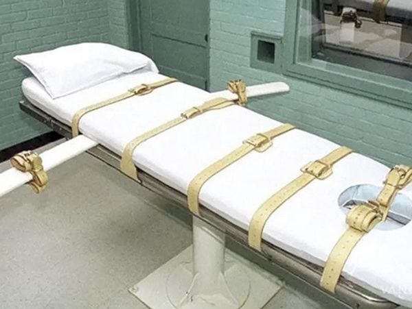 ¡GOBIERNO DE TRUMP BUSCA PENA DE MUERTE PARA MIGRANTES ILEGALES ASESINOS!