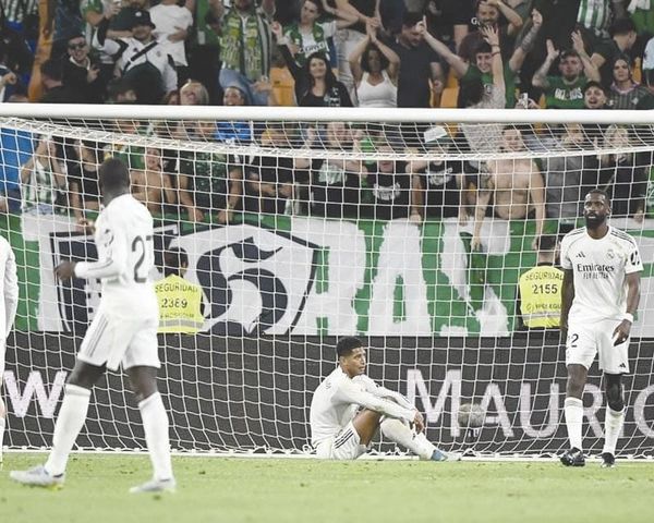 ¡LE EMPATAN AL REAL MADRID Y BARSA SE ACERCA MÁS AL TÍTULO!
