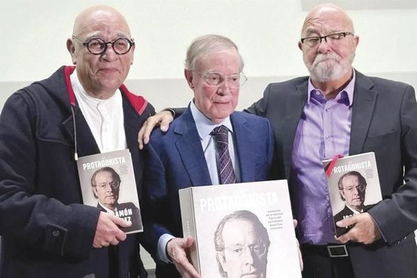 ¡PRESENTA JOSÉ RAMÓN SUS MEMORIAS EN NUEVO LIBRO!