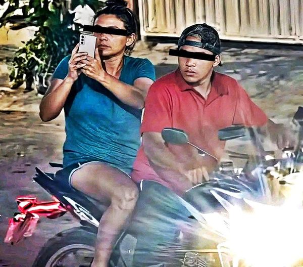 ¡LADRONES MOTORIZADOS TOMAN FOTOS A CASAS EN RÍO MEDIO!