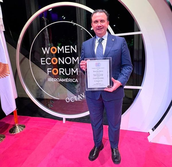 ¡GALARDONAN A JJ SIERRA!