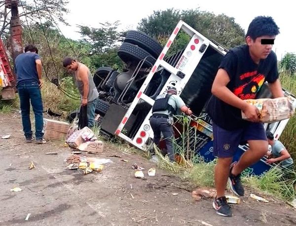 ¡RAPIÑA DE JUGOS Y REFRESCOS!