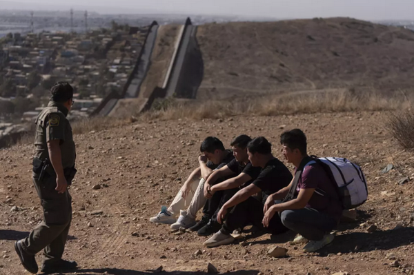 ¡MEXICANO SE HIZO PASAR POR AGENTE FRONTERIZO PARA AFECTAR LAS DEPORTACIONES!