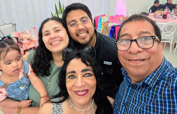 TARDE DE SORPRESAS PARA CINDY