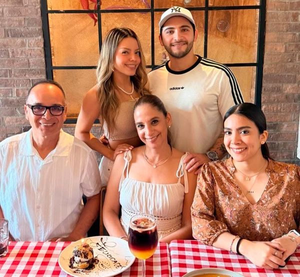 MUY CELEBRADA Y FESTEJADA JACKIE DARDÓN