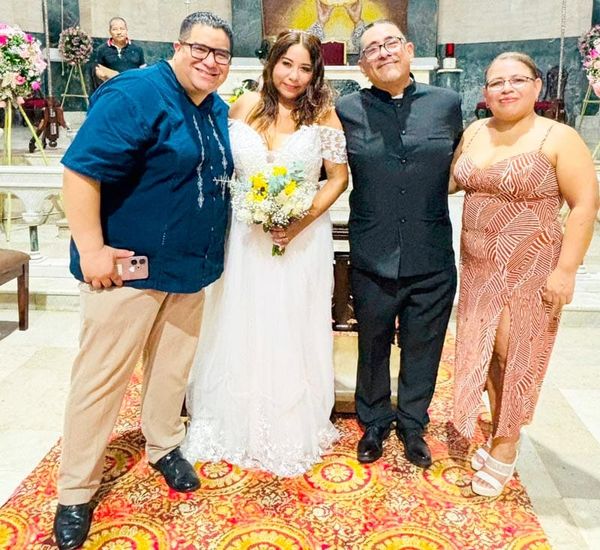 UNEN SUS VIDAS HANS Y HELEN