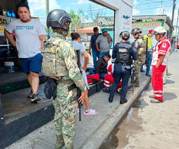 ¡CAMIONETA Y MOTO CHOCAN EN LA AVENIDA YÁÑEZ!