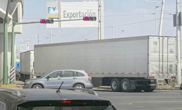 ¡FRENA ADUANA RETORNO DE CAMIONES VACÍOS!