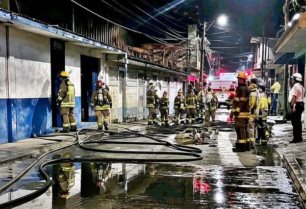 ¡POR CORTO CIRCUITO SE INCENDIÓ VIVIENDA EN RÍO BLANCO!