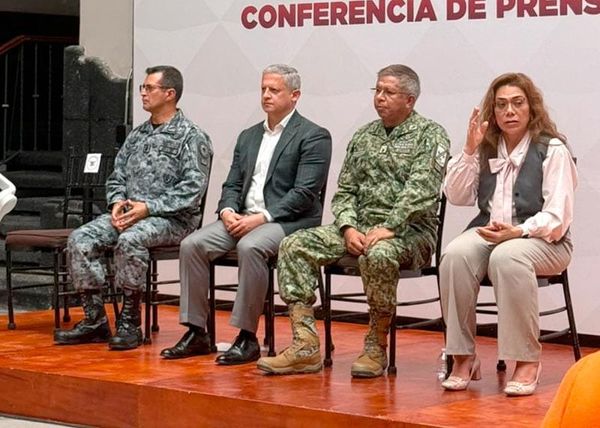 ¡QUE EL DOCTORANTE FUE DETENIDO POR LA MUNICIPAL Y NO POR SSP! - *El almirante Reyes se deslinda