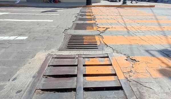 ¡CALORÓN CAUSA OLORES EN EL DRENAJE!