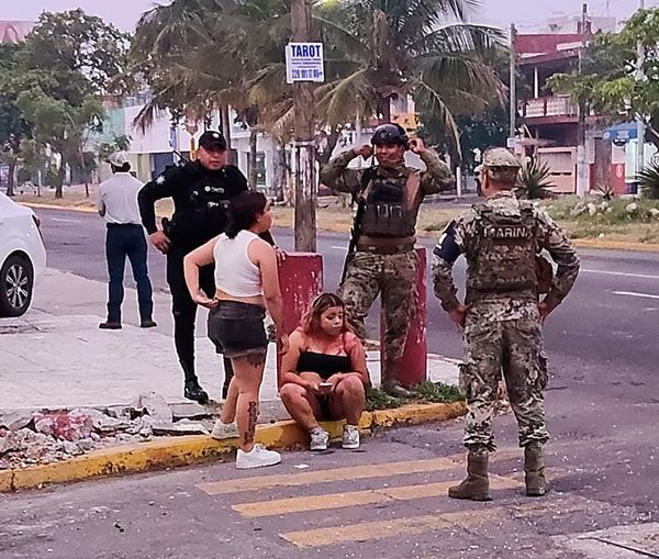 ¡MUJER MOTOCICLISTA HERIDA EN “TORTAZO”!