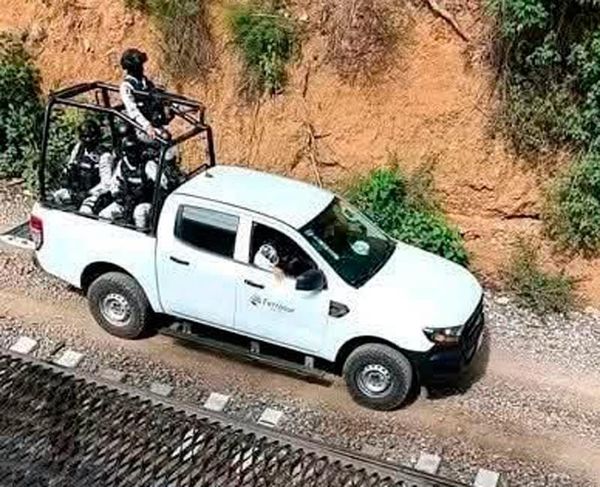 ¡‘PIRATAS’ EN ACULTZINGO! - SE ENFRENTAN CON LA GUARDIA NACIONAL