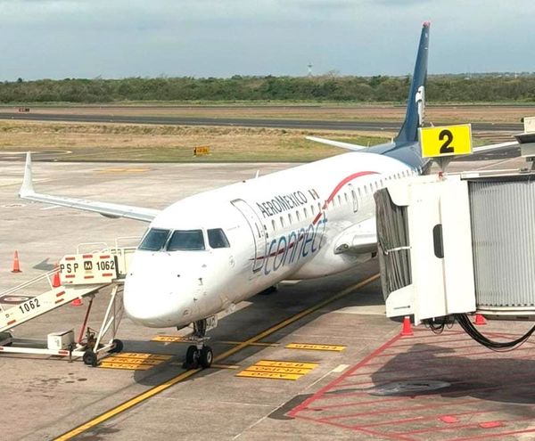 ¡QUEDARON ATORADOS EN EL AEROPUERTO!