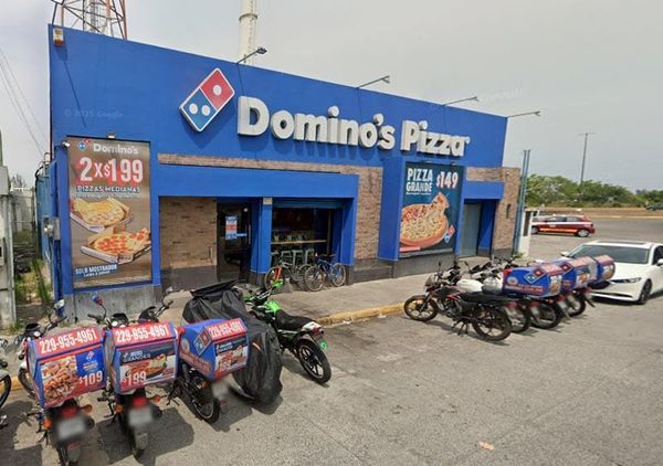 ¡ATRACAN DOMINO’S PIZZA EN LAGOS DE PUENTE MORENO!