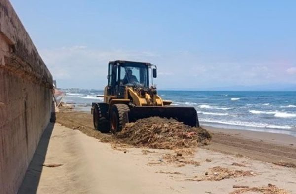 ¡LE LLEGA DE TODO A LAS PLAYAS! - *Desde sargazo hasta hidrocarburos