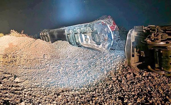 ¡DESCARRILAN DOS LOCOMOTORAS EN ACULTZINGO!