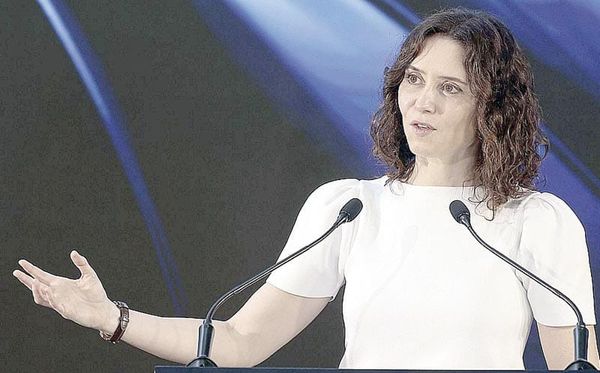 ¡AYUSO ACUSA DE BOICOT A SU GIRA! - Y SE REGRESÓ A ESPAÑA