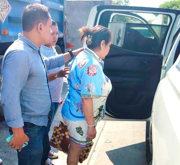 ¡CAE MAESTRA VENDE PLAZAS! - OFRECÍA EN 200 MIL DE LA SEV Y DE PEMEX PERO NUNCA LAS ENTREGABA