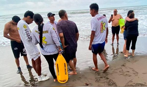 ¡MUERE AHOGADO ESTUDIANTE DE 17 AÑOS EN COSTA ESMERALDA!