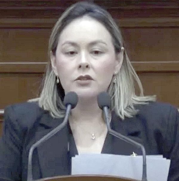 ¡VA YERALDINE BONILLA COMO GOBERNADORA INTERINA!