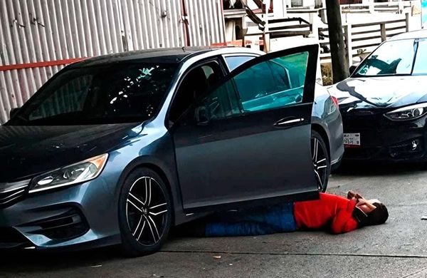 ¡MATAN A BALAZOS A AUTOMOVILISTA EN CERRO AZUL!