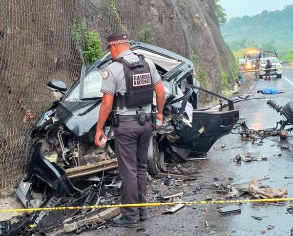 ¡MATRIMONIO DE POZA RICA FALLECIERON EN CHOQUE EN TIHUATLÁN!
