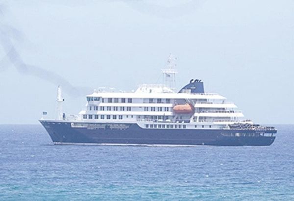 ¡PROHÍBEN ATRACAR A CRUCERO EN CABO VERDE!