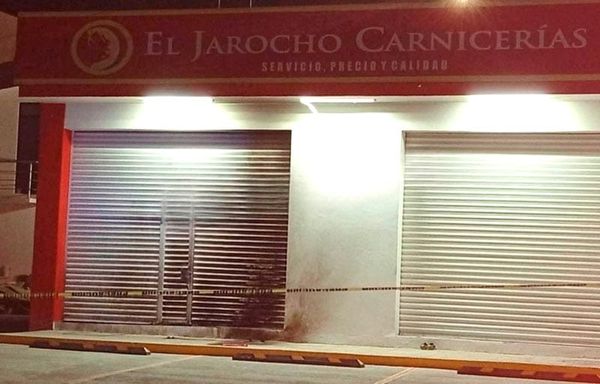¡DETONAN EXPLOSIVO EN OTRA CARNICERÍA EL JAROCHO EN TUXPAN!