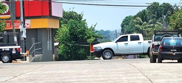 ¡EMBOSCAN A POLICÍAS DE LA SSP EN COSAMALOAPAN!