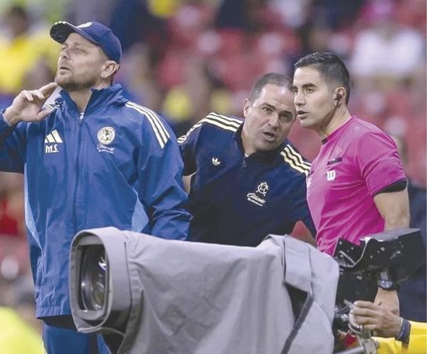 ¡RESPONSABILIZAN AL CUERPO ARBITRAL Y MULTAN AL AMÉRICA!