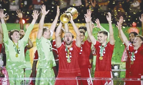 ¡KANE MARCA TRIPLETE Y DA COPA DE ALEMANIA AL BAYERN MÚNICH!