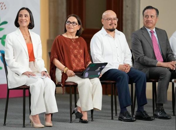 ¡CLAUDIA LE ECHA PORRAS! - A CUI