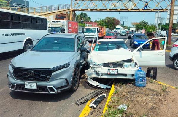 ¡MADRE Y SU HIJO HERIDOS POR TRANCAZO CARRETERO!
