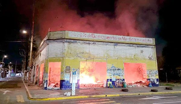 ¡ARDE BASURA EN LAS RUINAS DE LAS TORRES!