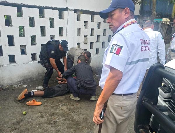 ¡TRÁNSITOS CAPTURAN A RIJOSO CON MACHETES Y POR AMENAZAS!