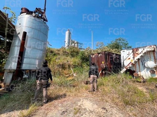 ¡ASEGURAN 50 MIL LITROS HIDROCARBUROS EN AGUA DULCE!