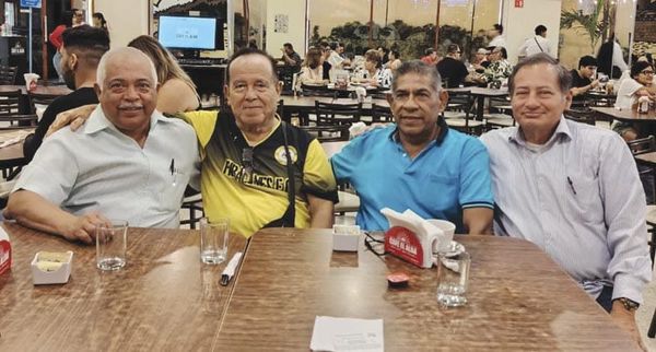¡CONVIVEN EX ARBITROS PROFESIONALES!